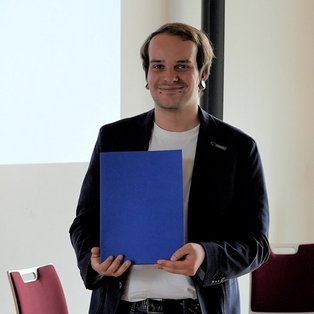 Junior Professor Jan Schürmann-Vengels
