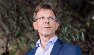 Portrait Prof. Dr. Hans-Christian Pape 